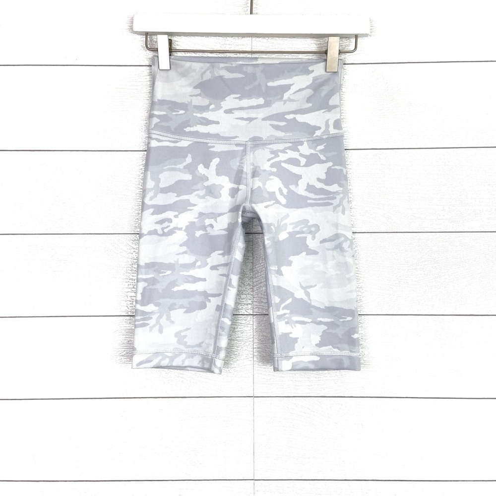 LULULEMON Wunder Under Biker Shorts Camo White Gray 4